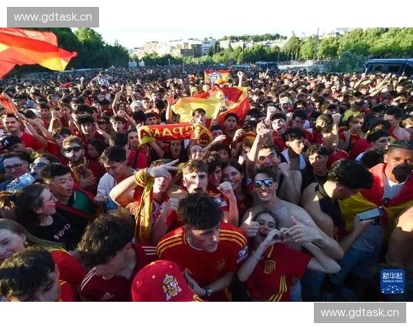 主队逆袭成功全场精彩表现获胜 球迷激情庆祝展现强大实力